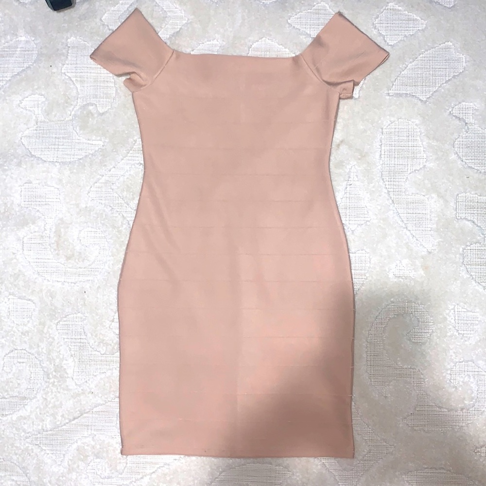 NWOT Women’s Forever 21 Bodycon beige knee length dress size M